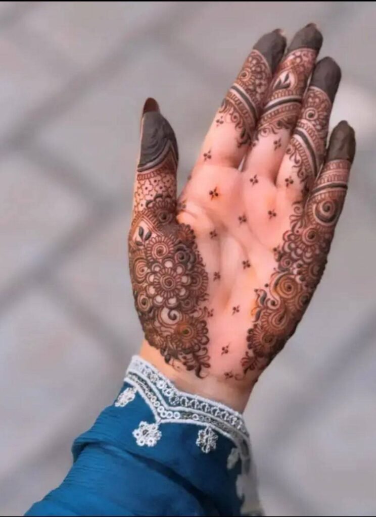 Front Hand Simple Mehndi Design
