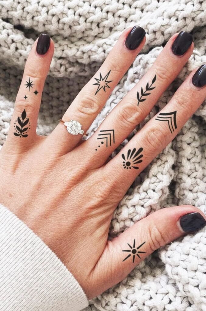 Simple Finger Mehndi Design