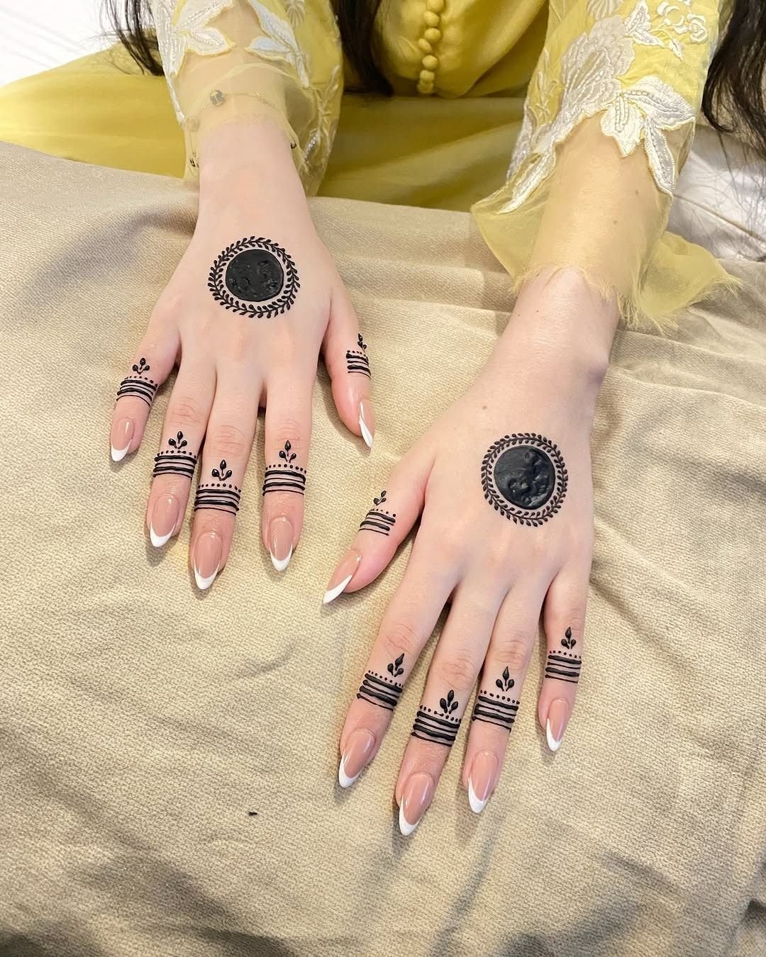 Simple Finger Mehndi Design