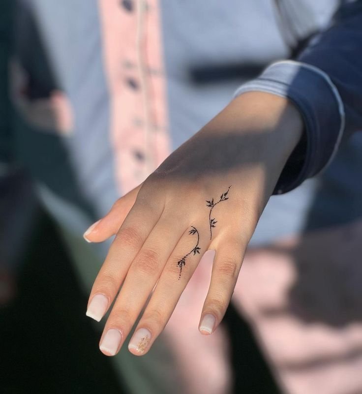 Simple Finger Mehndi Design